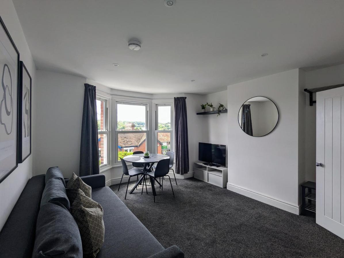 Conegra Road By Wycombe Apartments ไฮวิคัมบ์ ภายนอก รูปภาพ
